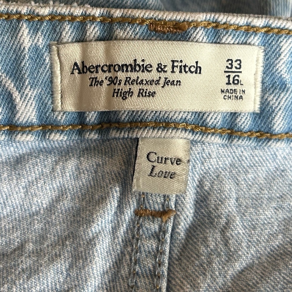 Abercrombie and Fitch 90's Relaxed High Rise Curve Love Light Wash Blue Sz 33L - Picture 10 of 12
